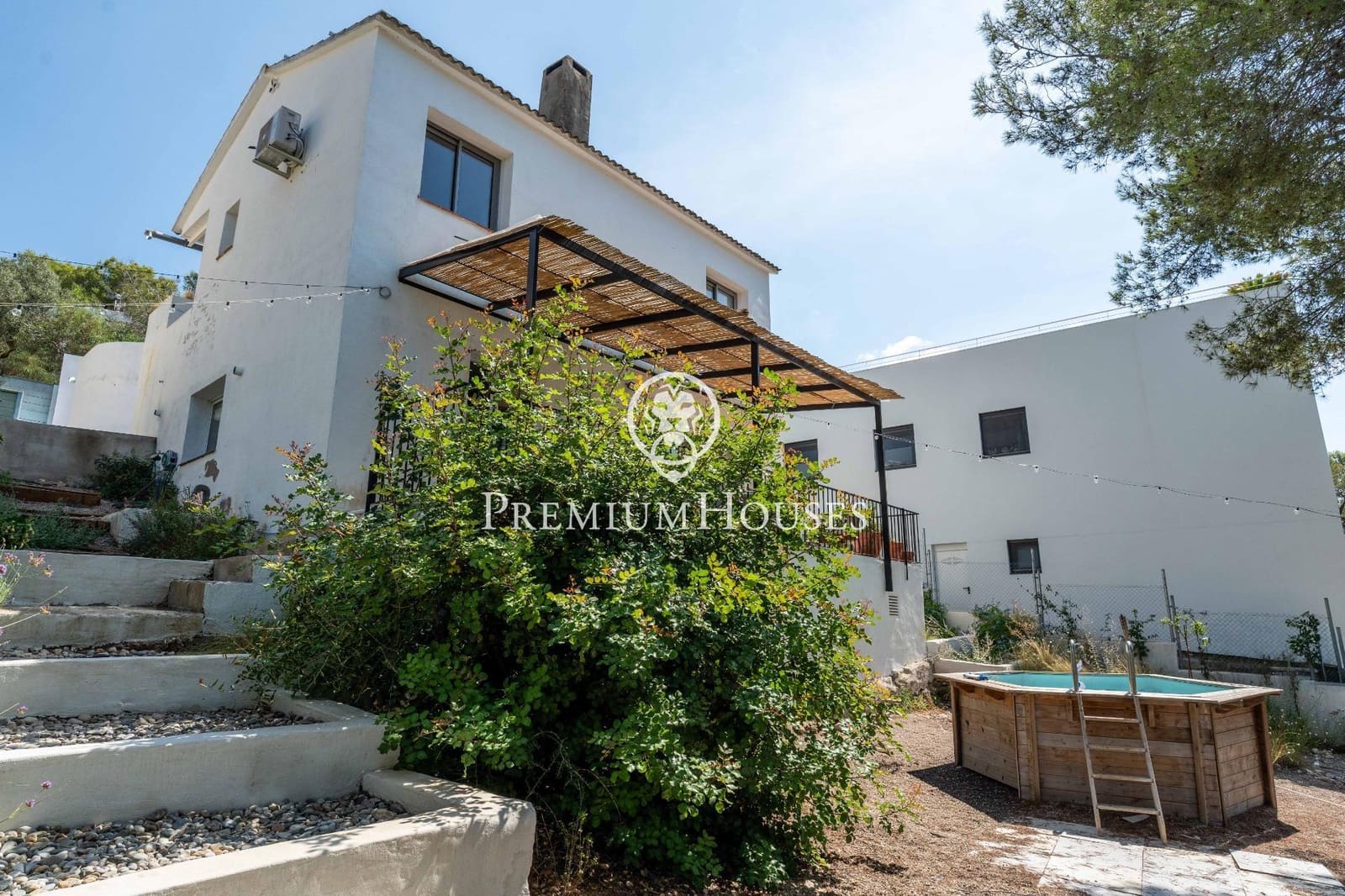 4 bedroom Villa for sale in Sant Pere de Ribes with pool garage - € 520,000 (Ref: 10021119)
