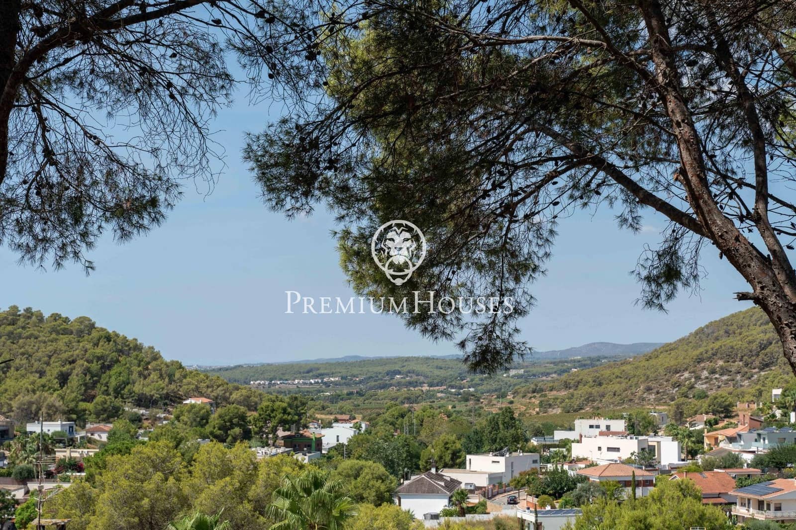 4 bedroom Villa for sale in Sant Pere de Ribes with pool garage - € 520,000 (Ref: 10021119)