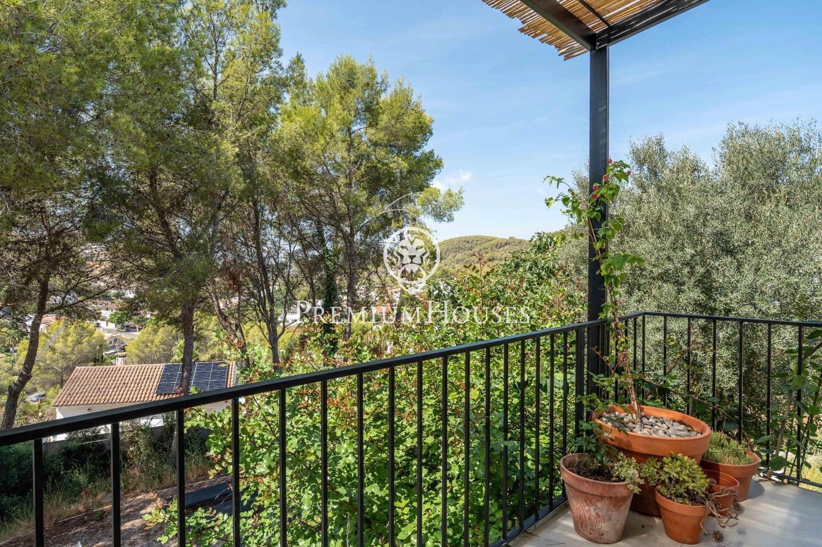4 bedroom Villa for sale in Sant Pere de Ribes with pool garage - € 520,000 (Ref: 10021119)