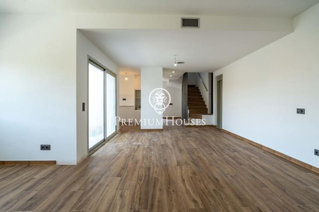 4 quarto Moradia para venda em Sant Pere de Ribes com piscina garagem - 850 000 € (Ref: 10021120)