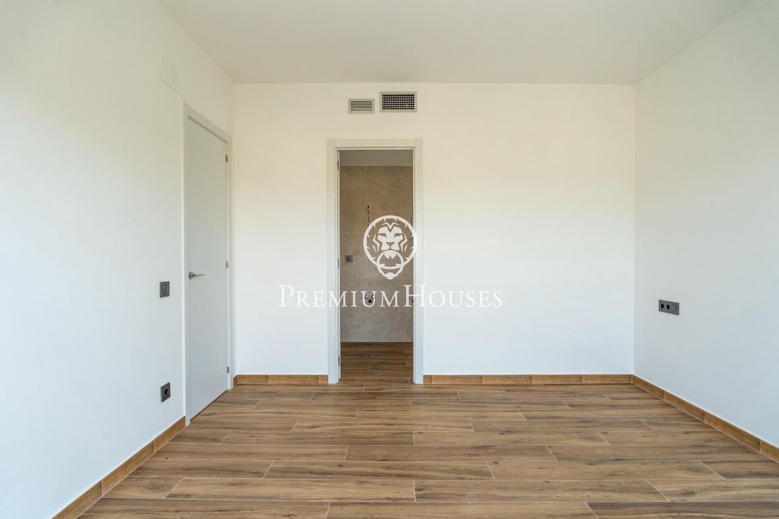 4 quarto Moradia para venda em Sant Pere de Ribes com piscina garagem - 850 000 € (Ref: 10021120)