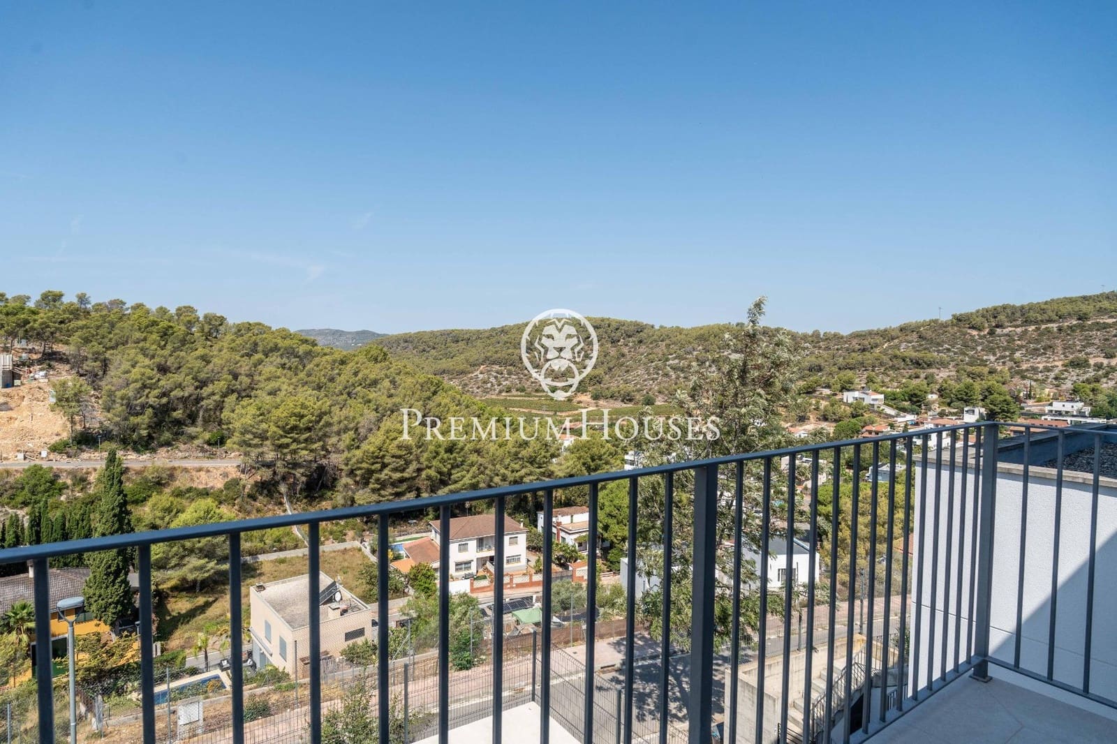 4 quarto Moradia para venda em Sant Pere de Ribes com piscina garagem - 850 000 € (Ref: 10021120)