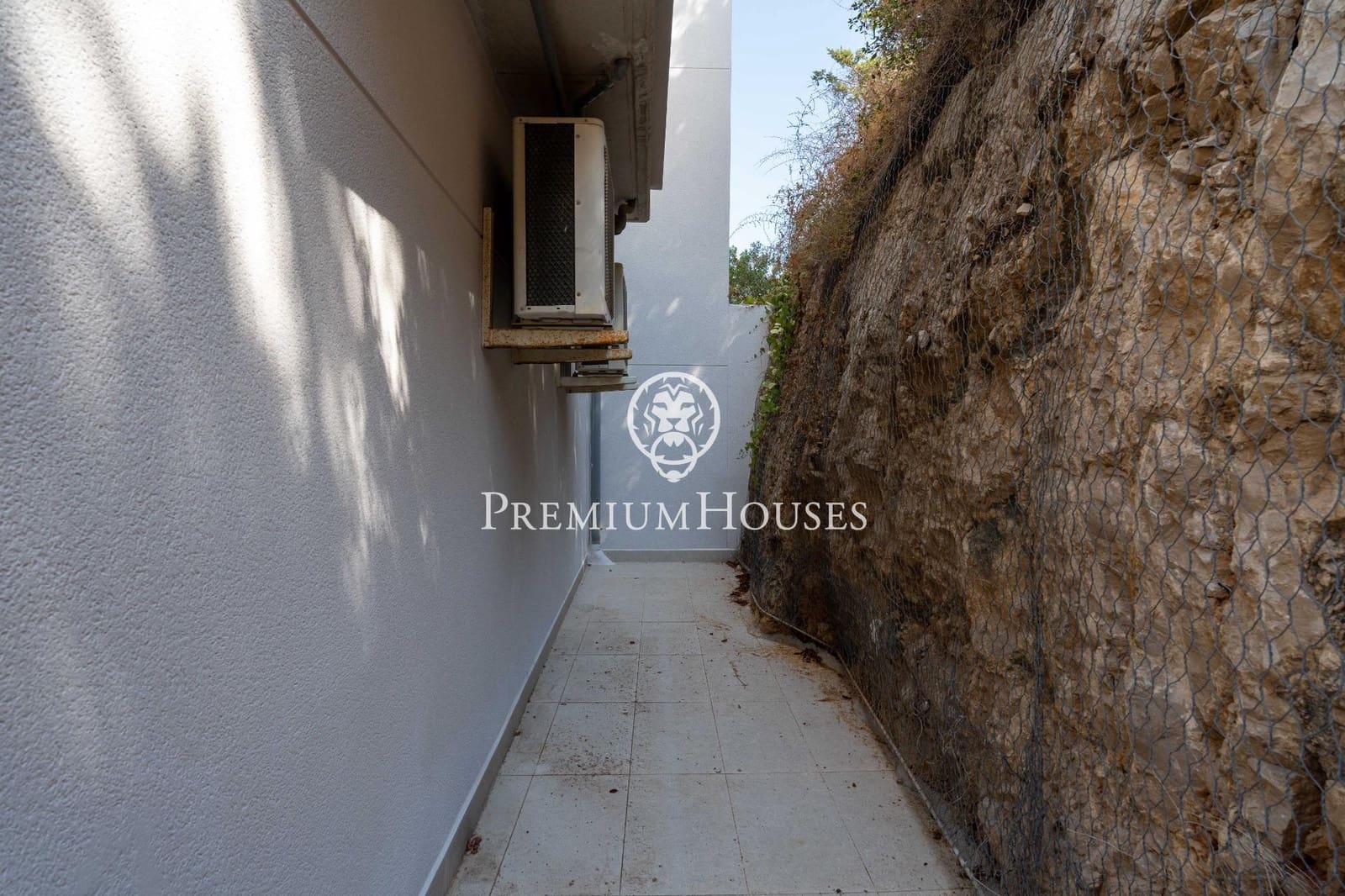 4 quarto Moradia para venda em Sant Pere de Ribes com piscina garagem - 850 000 € (Ref: 10021120)