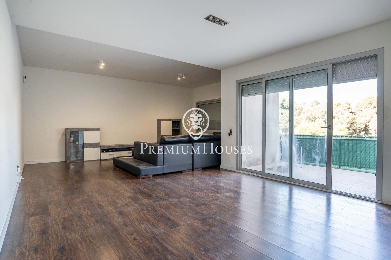 4 makuuhuone Huvila myytävänä paikassa Sant Pere de Ribes mukana uima-altaan 
autotalli - 650 000 € (Ref: 10021121)