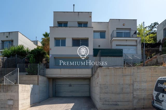 4 makuuhuone Huvila myytävänä paikassa Sant Pere de Ribes mukana uima-altaan 
autotalli - 650 000 € (Ref: 10021121)