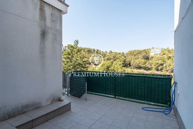 4 makuuhuone Huvila myytävänä paikassa Sant Pere de Ribes mukana uima-altaan 
autotalli - 650 000 € (Ref: 10021121)