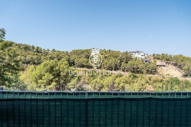 4 makuuhuone Huvila myytävänä paikassa Sant Pere de Ribes mukana uima-altaan 
autotalli - 650 000 € (Ref: 10021121)