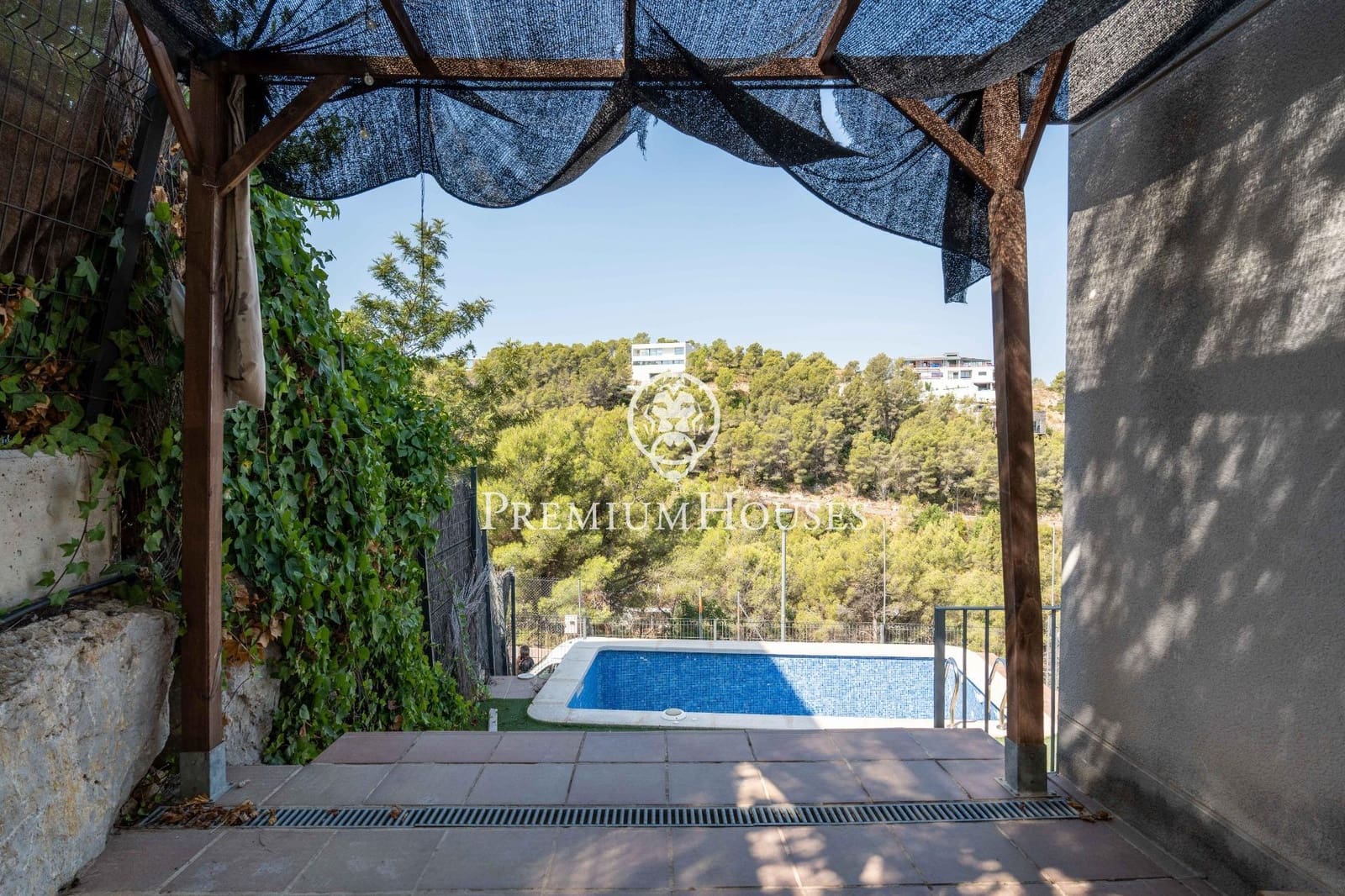 4 makuuhuone Huvila myytävänä paikassa Sant Pere de Ribes mukana uima-altaan 
autotalli - 650 000 € (Ref: 10021121)
