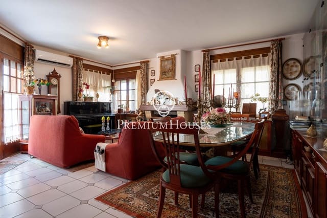 8 bedroom Villa for sale in Gavà with pool garage - € 2,100,000 (Ref: 10024378)