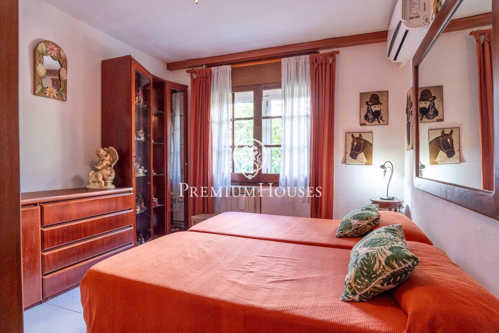 8 bedroom Villa for sale in Gava with pool garage - € 2,100,000 (Ref: 10024378)