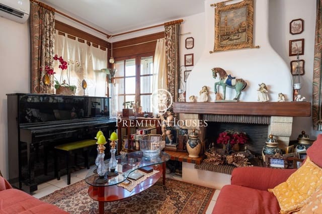8 bedroom Villa for sale in Gavà with pool garage - € 2,100,000 (Ref: 10024378)