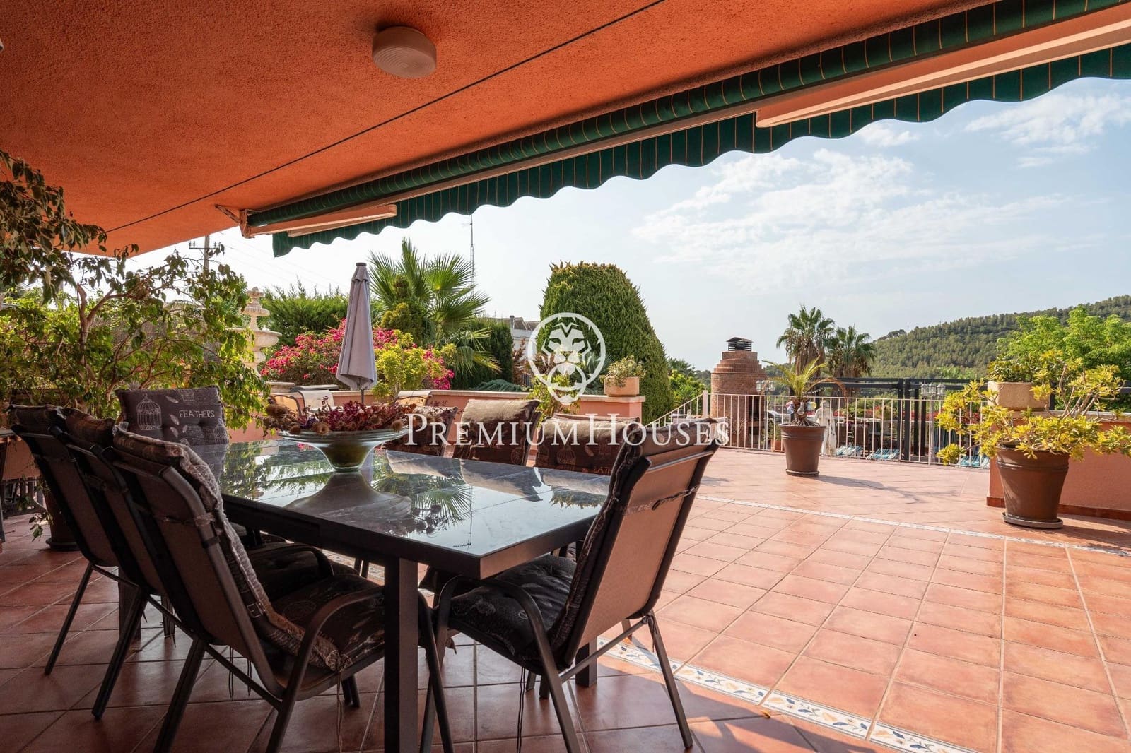 8 bedroom Villa for sale in Gava with pool garage - € 2,100,000 (Ref: 10024378)
