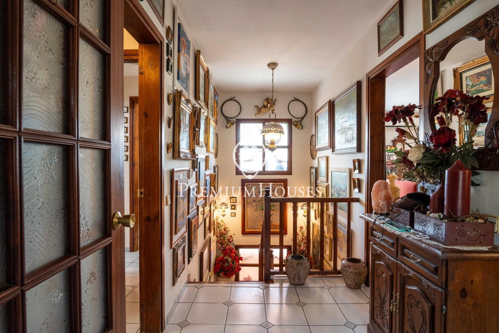 8 bedroom Villa for sale in Gava with pool garage - € 2,100,000 (Ref: 10024378)