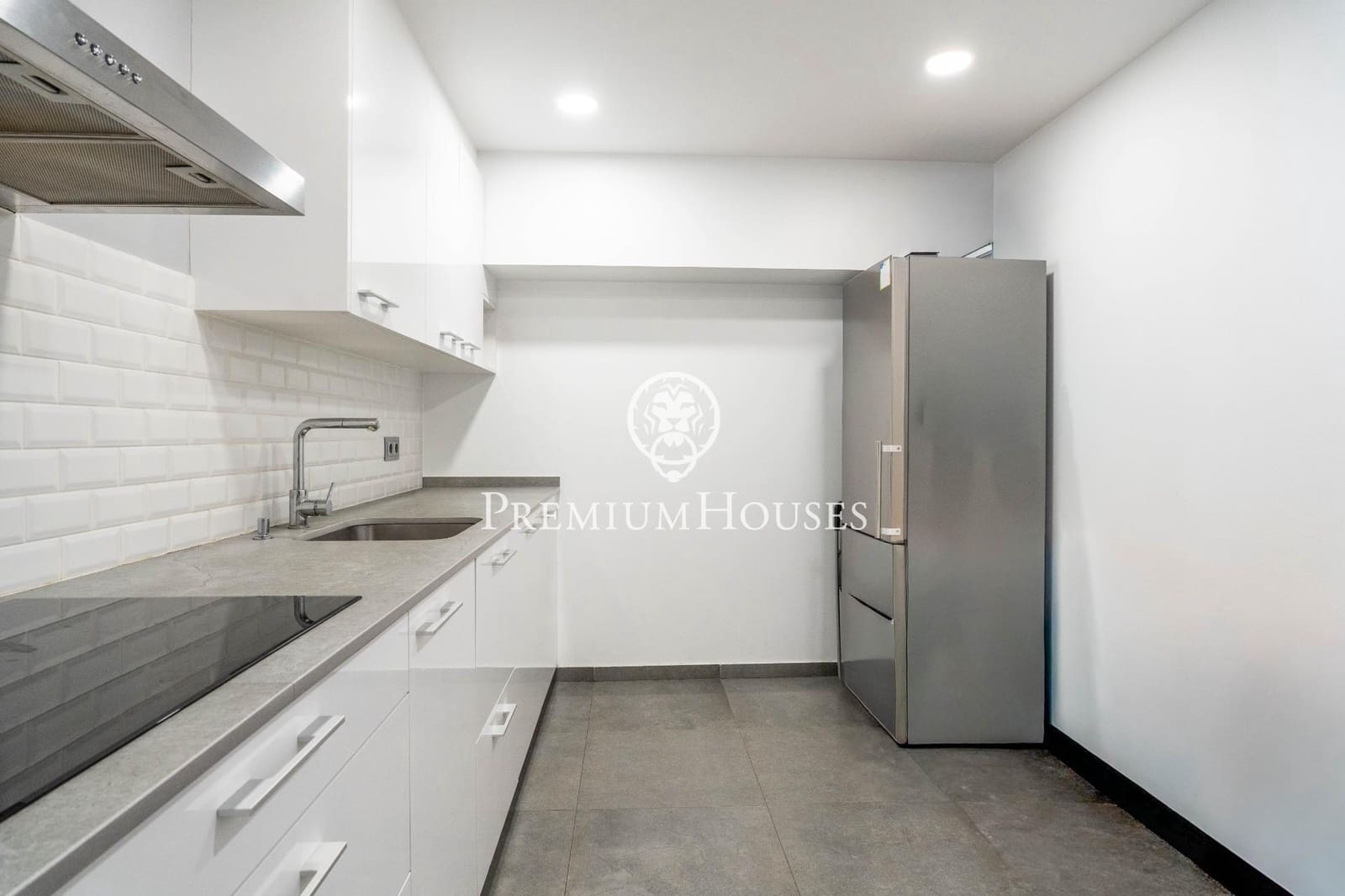 3 bedroom Flat for sale in Tarragona city - € 638,000 (Ref: 10037585)