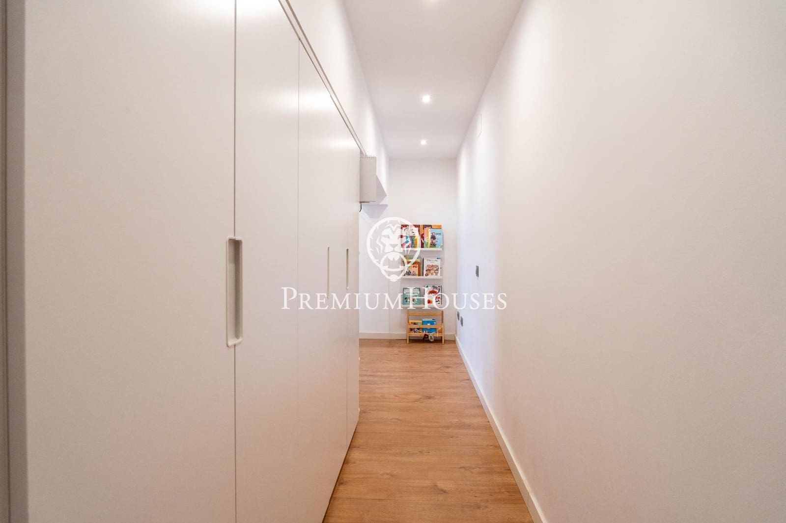 3 bedroom Flat for sale in Tarragona city - € 638,000 (Ref: 10037585)