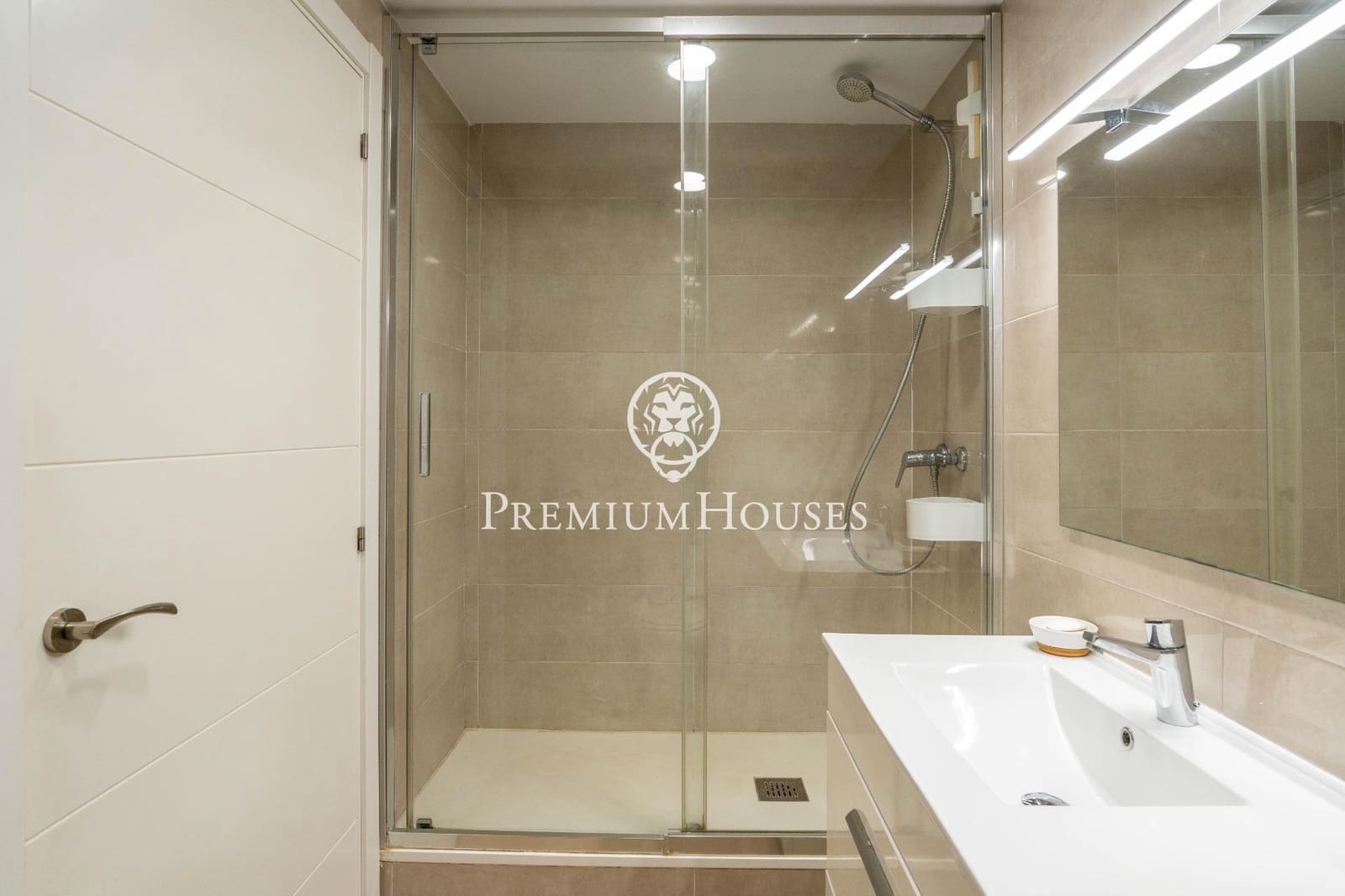 3 bedroom Flat for sale in Tarragona city - € 638,000 (Ref: 10037585)