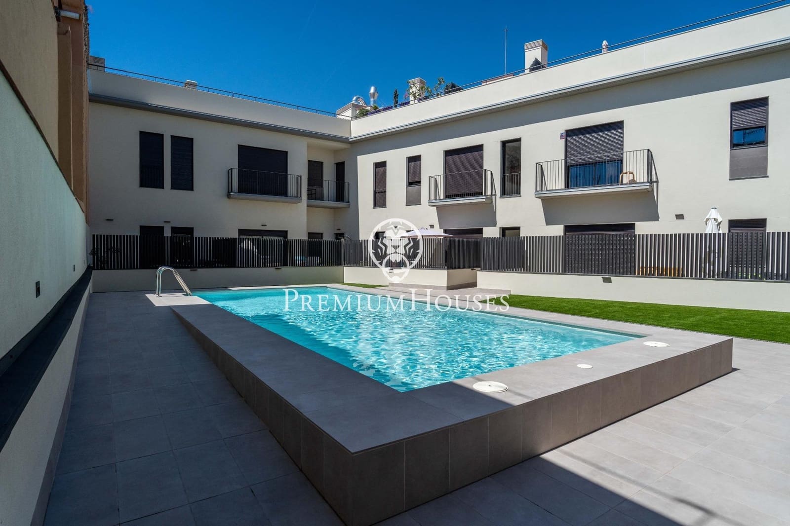 2 soverom Penthouse til salgs i Vilanova i la Geltru med svømmebasseng - € 750 000 (Ref: 10041317)