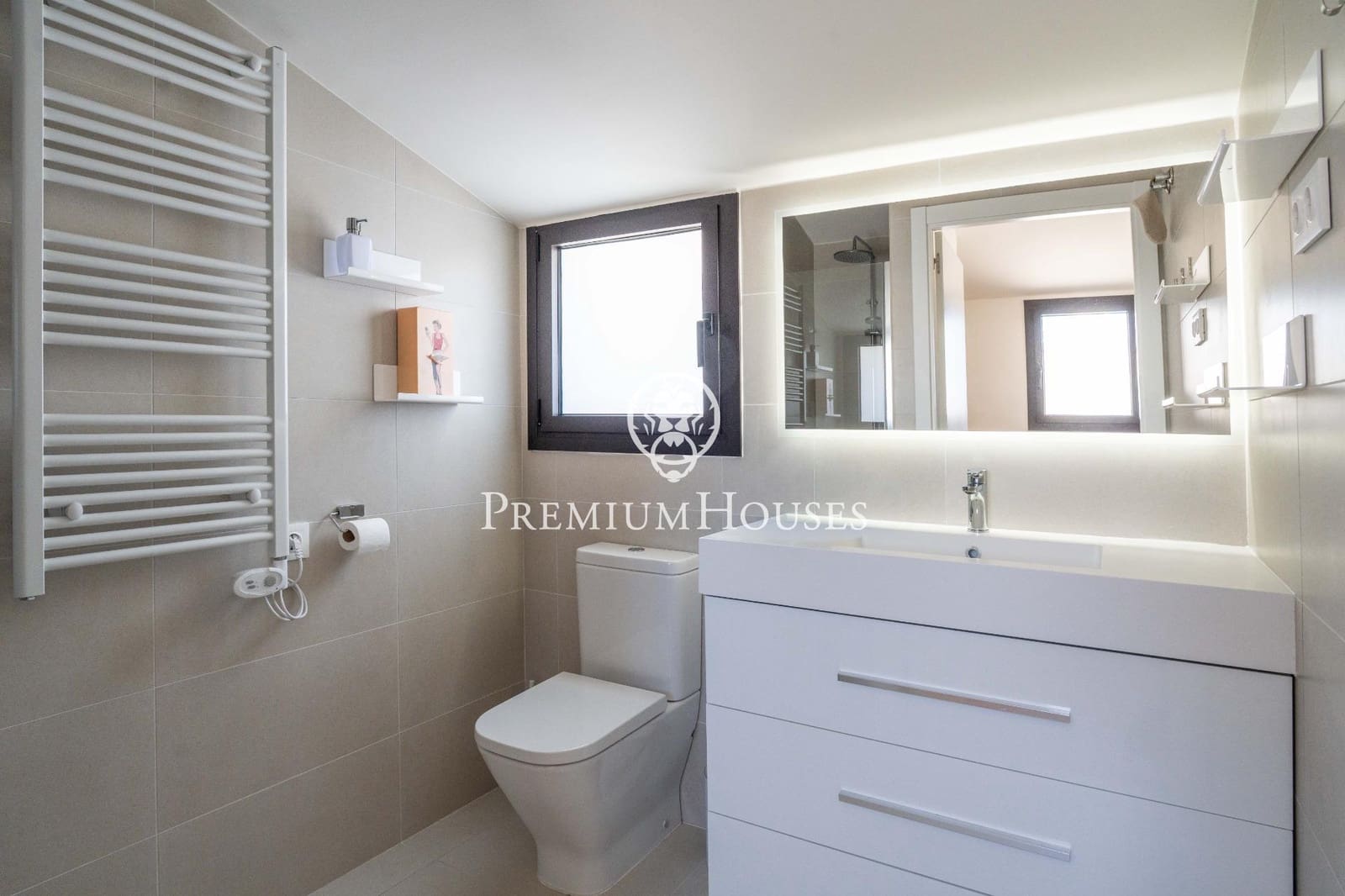 2 soverom Penthouse til salgs i Vilanova i la Geltru med svømmebasseng - € 750 000 (Ref: 10041317)