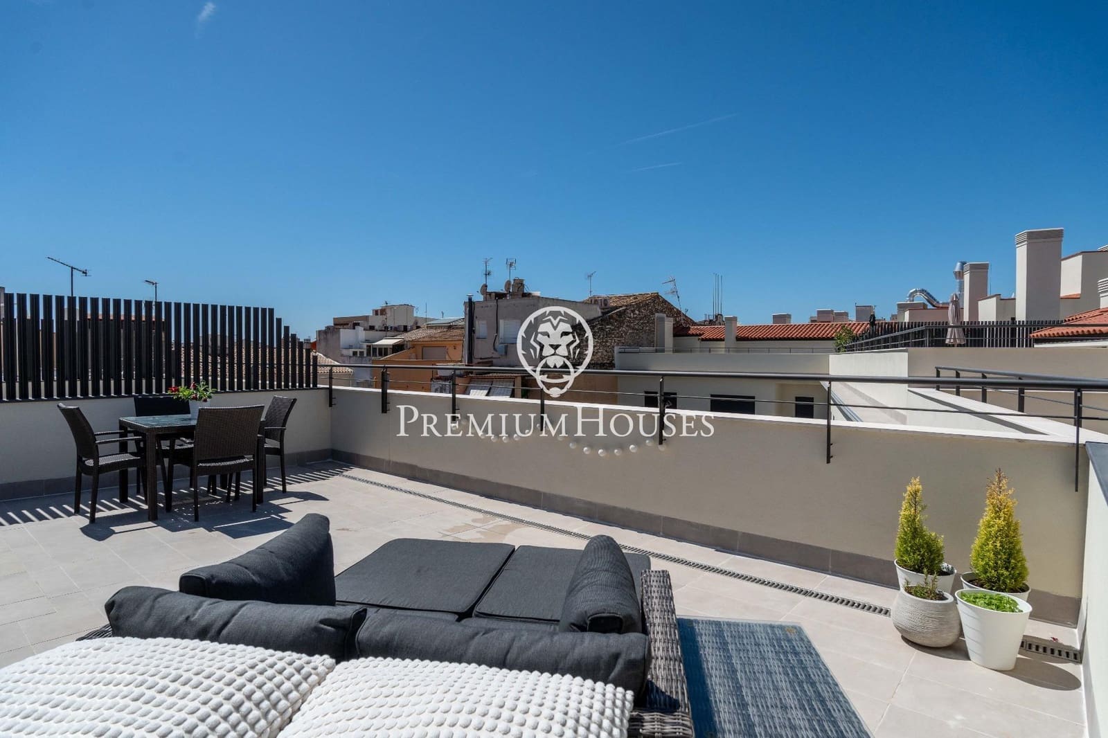 2 soverom Penthouse til salgs i Vilanova i la Geltru med svømmebasseng - € 750 000 (Ref: 10041317)