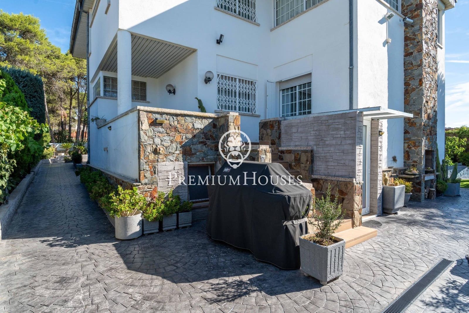 4 soveværelse Villa til salg i Begues med swimmingpool garage - € 825.000 (Ref: 10045242)