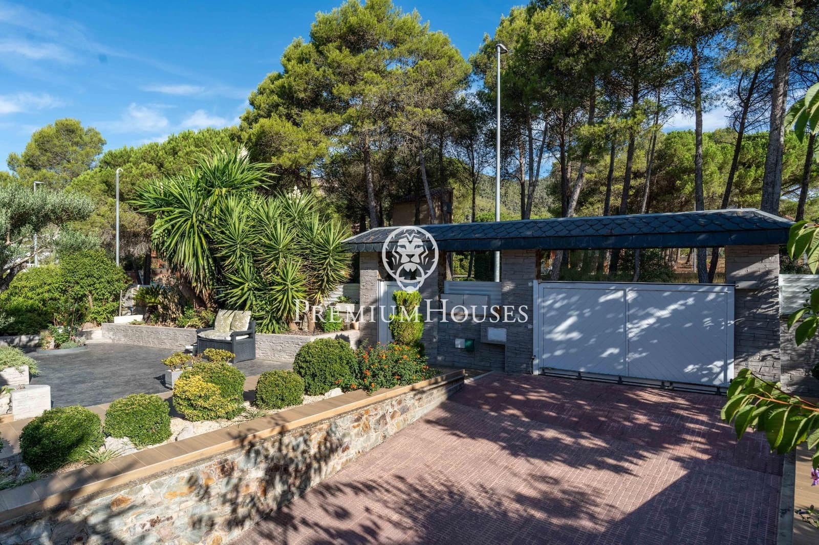 4 soveværelse Villa til salg i Begues med swimmingpool garage - € 825.000 (Ref: 10045242)