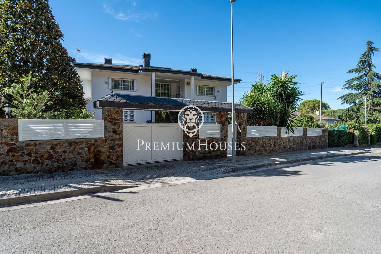 4 soveværelse Villa til salg i Begues med swimmingpool garage - € 825.000 (Ref: 10045242)
