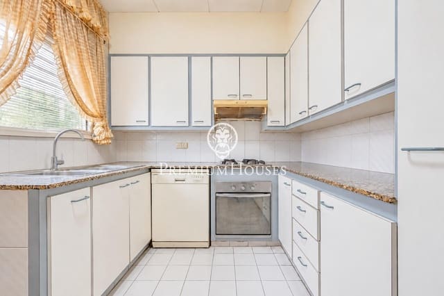 7 soveværelse Byhus til salg i Gavà med garage - € 720.000 (Ref: 10094561)