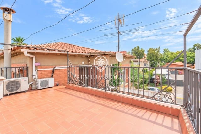 7 soveværelse Byhus til salg i Gavà med garage - € 720.000 (Ref: 10094561)