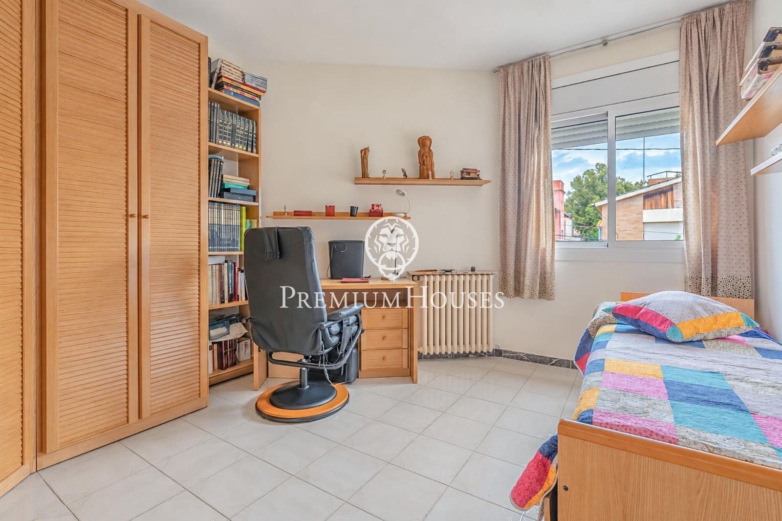 7 soveværelse Byhus til salg i Gava med garage - € 720.000 (Ref: 10094561)