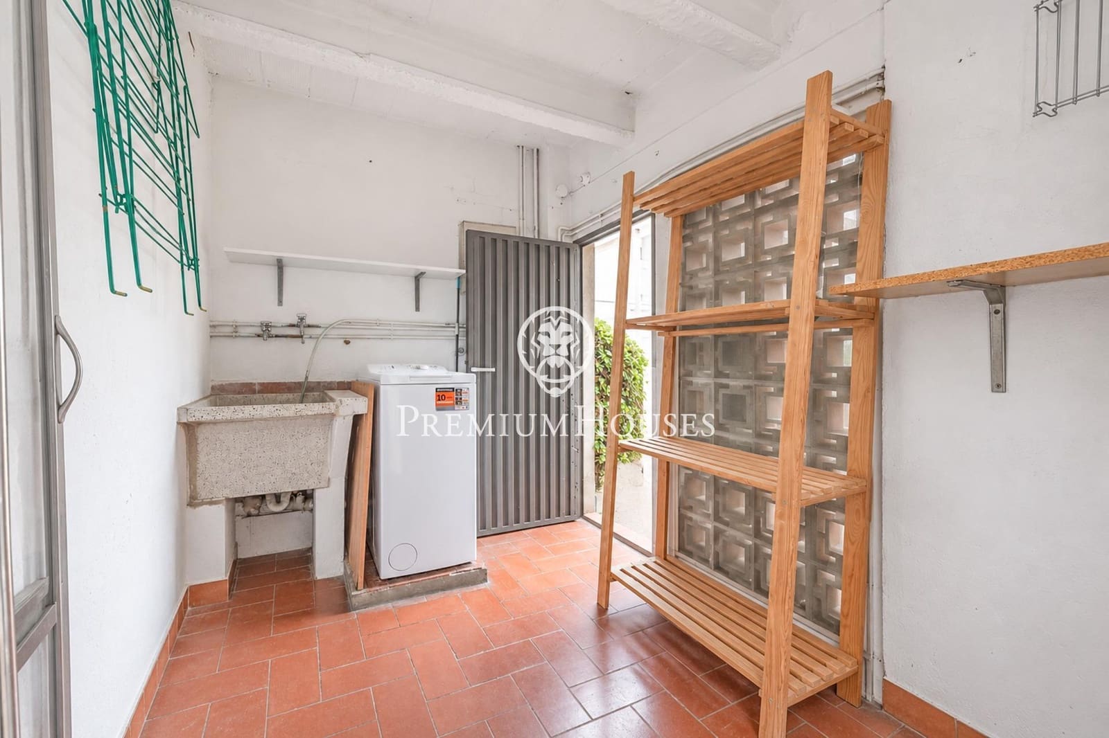 7 soveværelse Byhus til salg i Gava med garage - € 720.000 (Ref: 10094561)