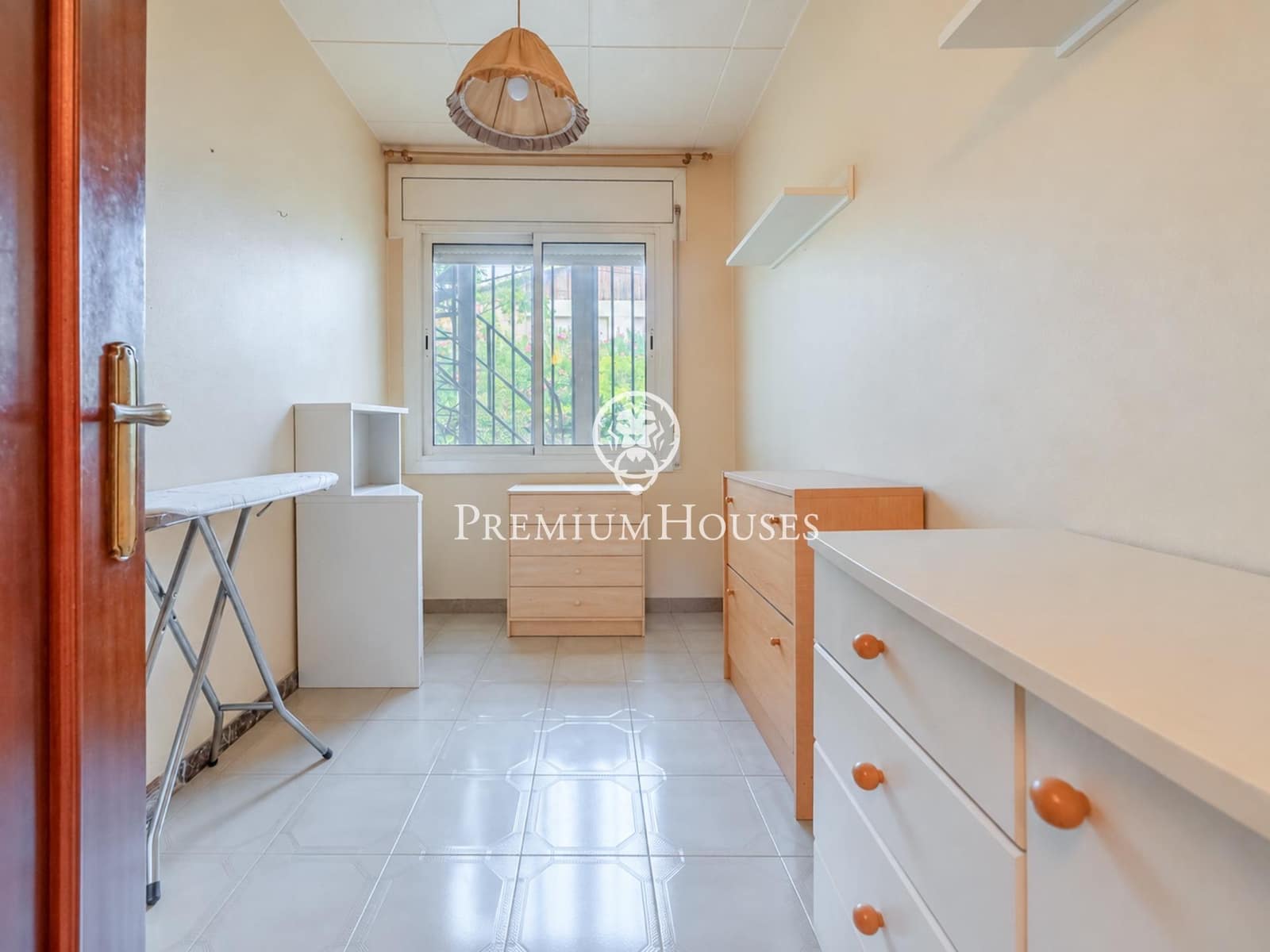 7 soveværelse Byhus til salg i Gava med garage - € 720.000 (Ref: 10094561)