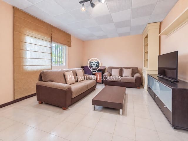 7 soveværelse Byhus til salg i Gavà med garage - € 720.000 (Ref: 10094561)