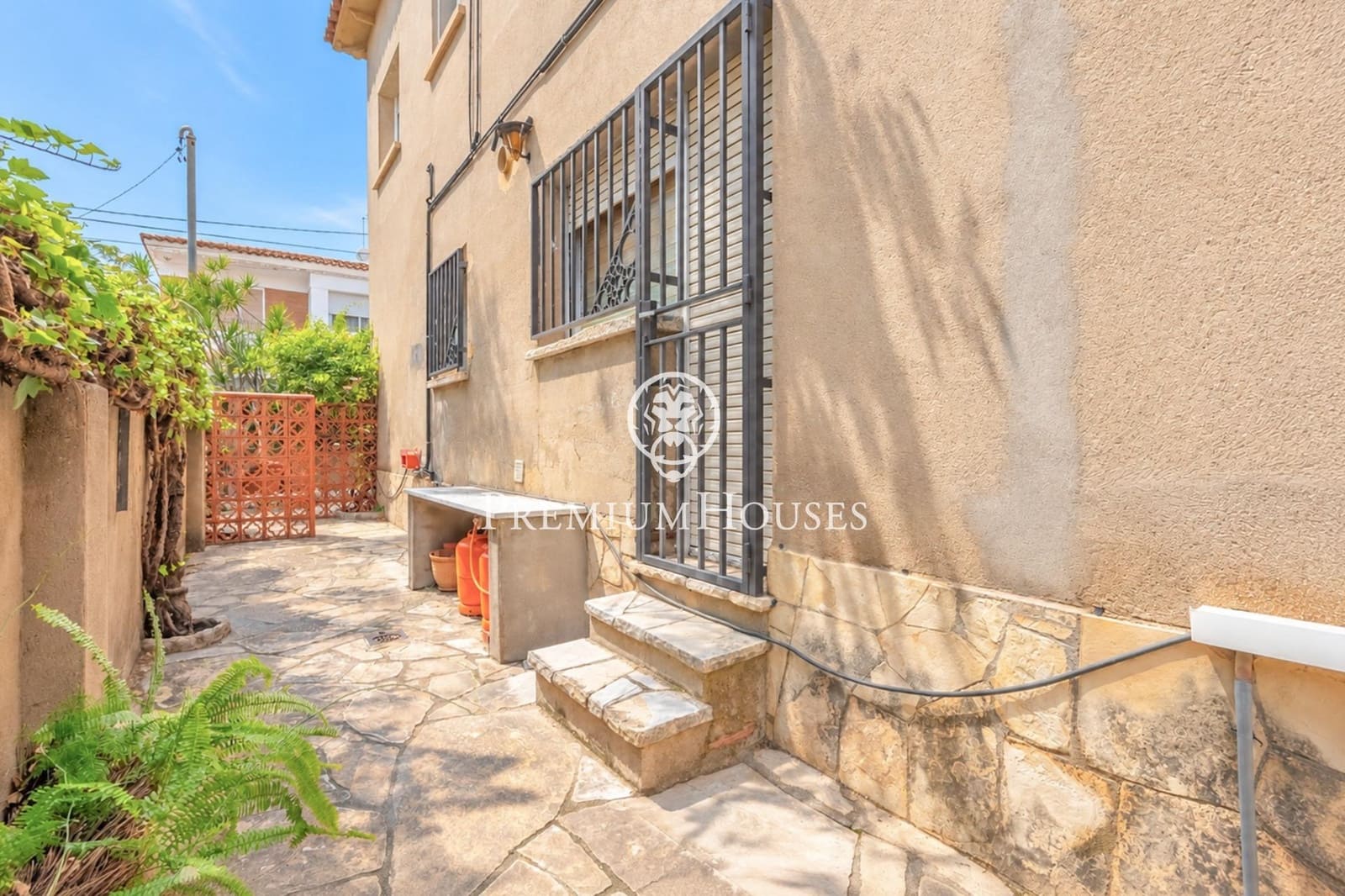 7 soveværelse Byhus til salg i Gava med garage - € 720.000 (Ref: 10094561)