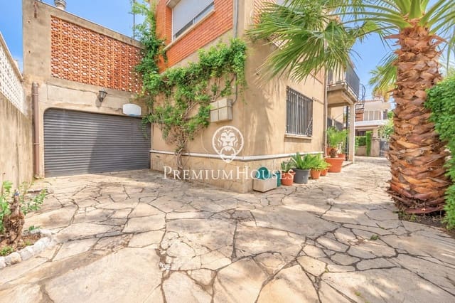 7 soveværelse Byhus til salg i Gavà med garage - € 720.000 (Ref: 10094561)