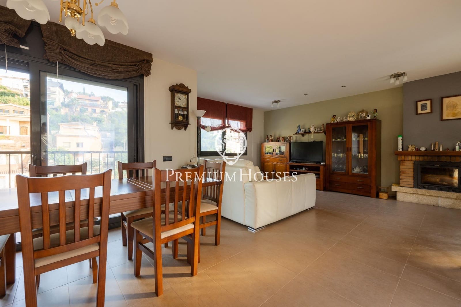 5 slaapkamer Villa te koop in Sitges met zwembad garage - € 895.000 (Ref: 10098363)