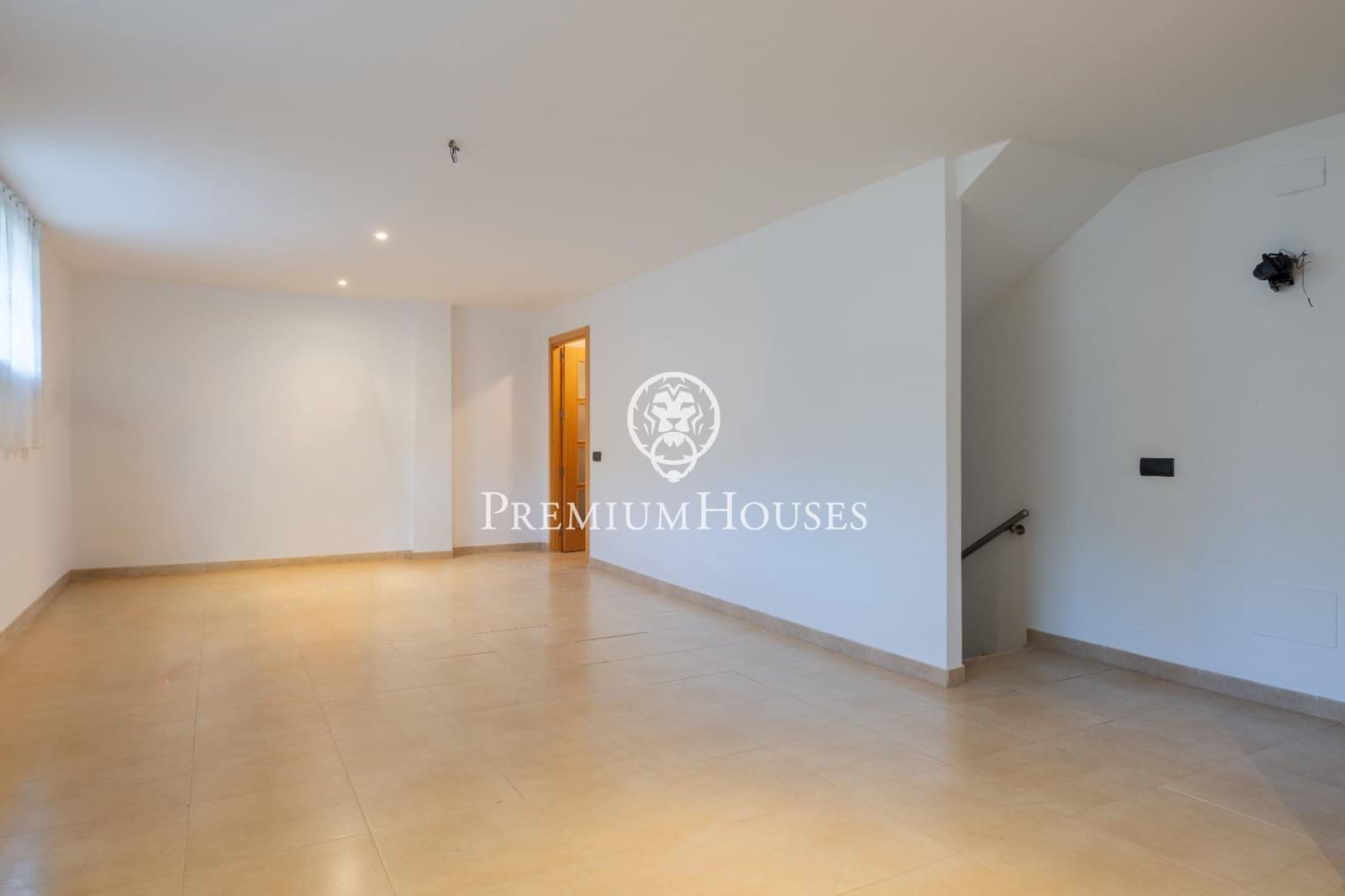 5 slaapkamer Villa te koop in Sitges met zwembad garage - € 895.000 (Ref: 10098363)
