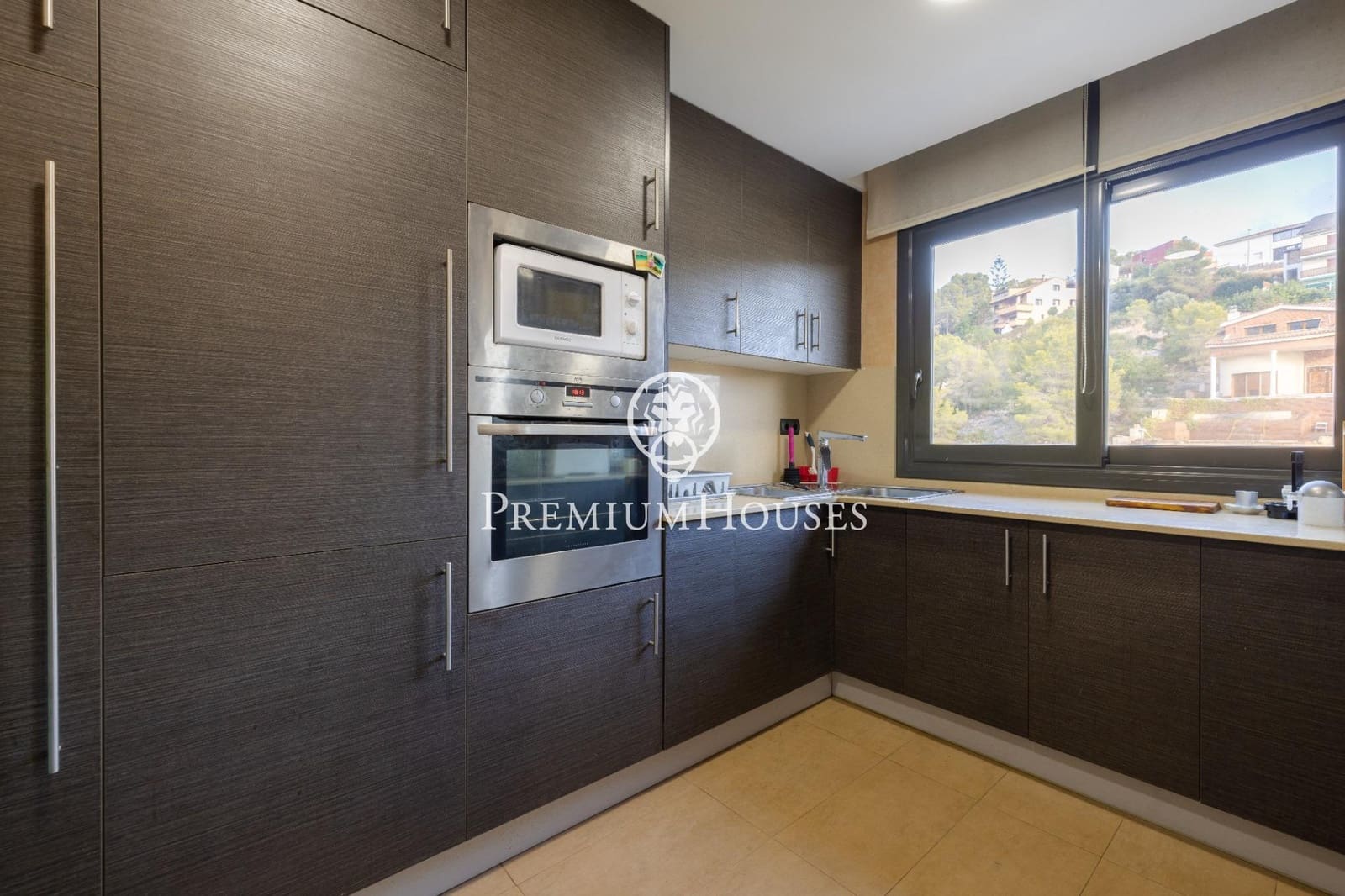 5 slaapkamer Villa te koop in Sitges met zwembad garage - € 895.000 (Ref: 10098363)