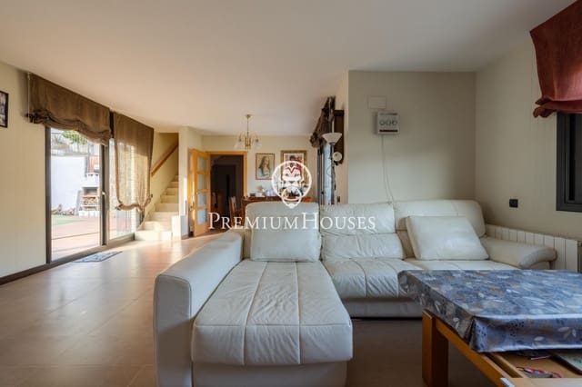 5 slaapkamer Villa te koop in Sitges met zwembad garage - € 895.000 (Ref: 10098363)
