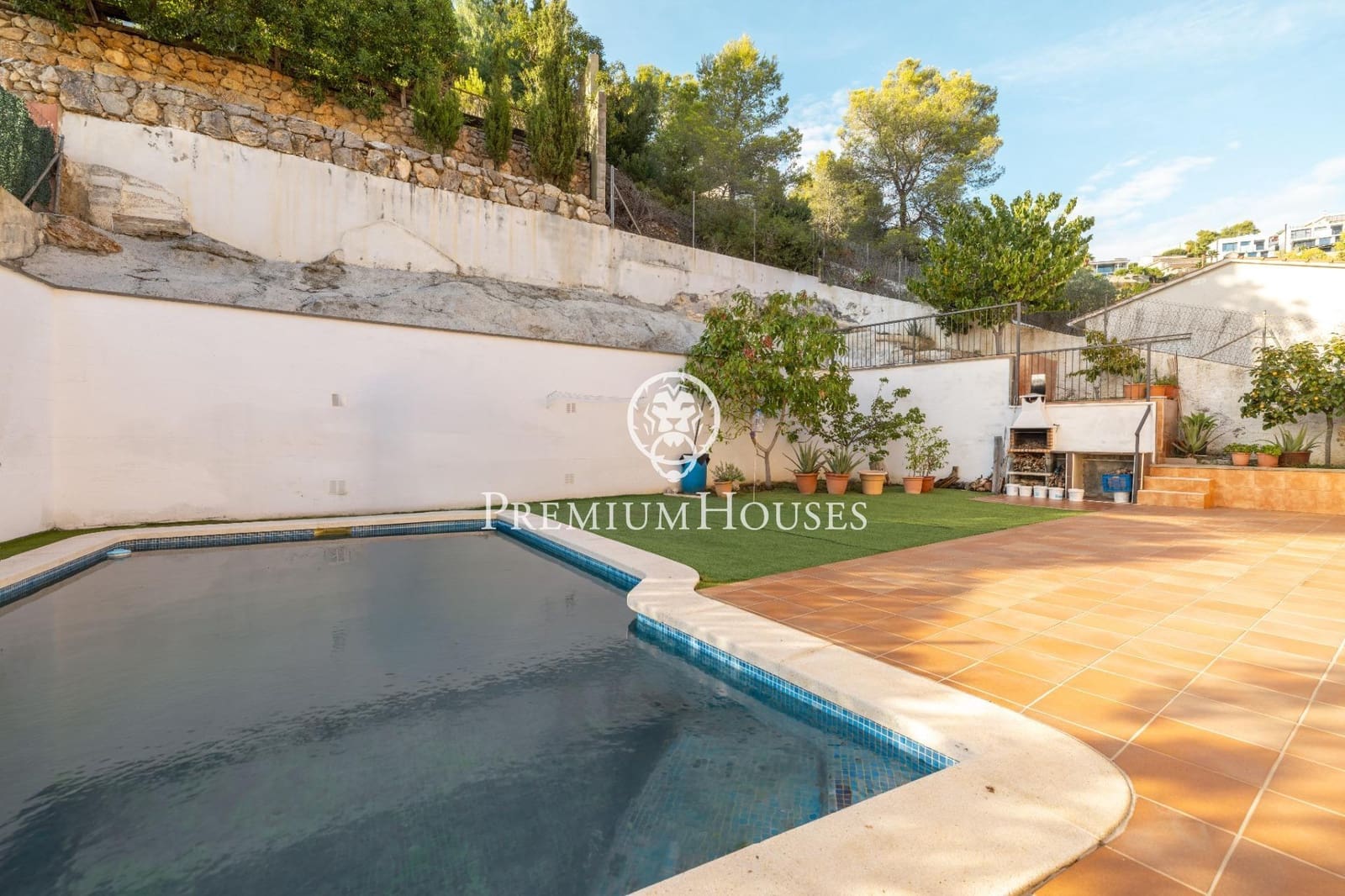 5 slaapkamer Villa te koop in Sitges met zwembad garage - € 895.000 (Ref: 10098363)
