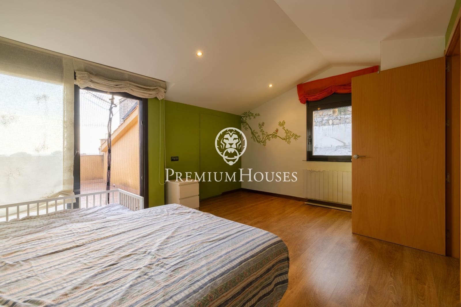 5 slaapkamer Villa te koop in Sitges met zwembad garage - € 895.000 (Ref: 10098363)