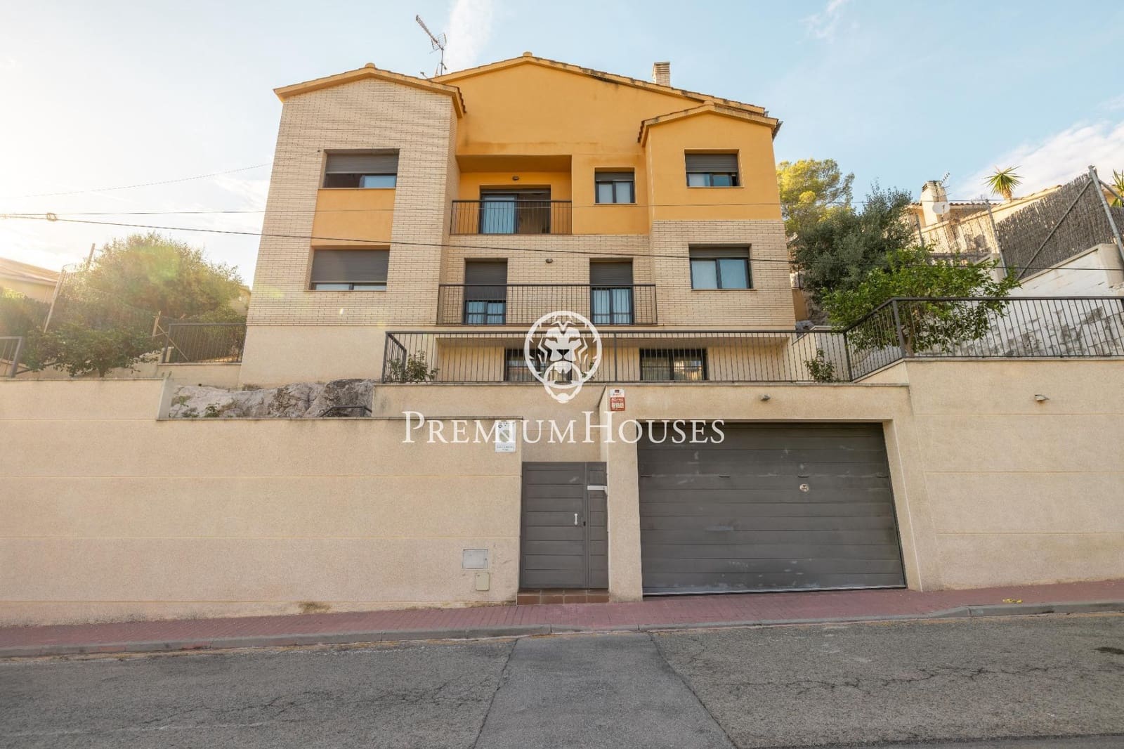 5 slaapkamer Villa te koop in Sitges met zwembad garage - € 895.000 (Ref: 10098363)