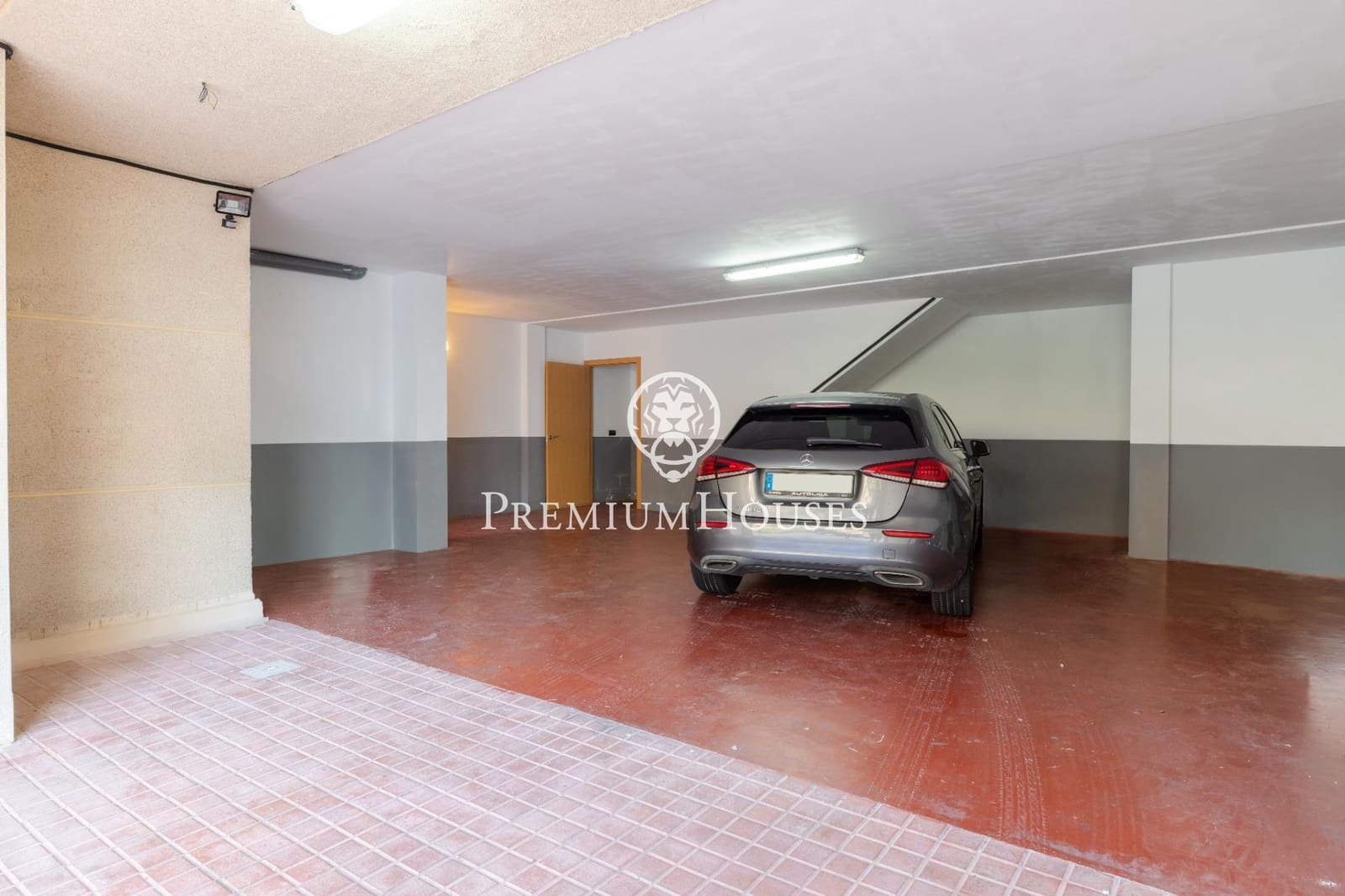 5 slaapkamer Villa te koop in Sitges met zwembad garage - € 895.000 (Ref: 10098363)