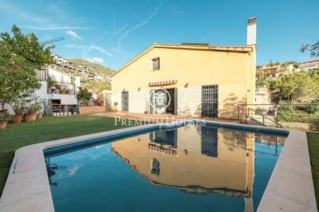 5 slaapkamer Villa te koop in Sitges met zwembad garage - € 895.000 (Ref: 10098363)