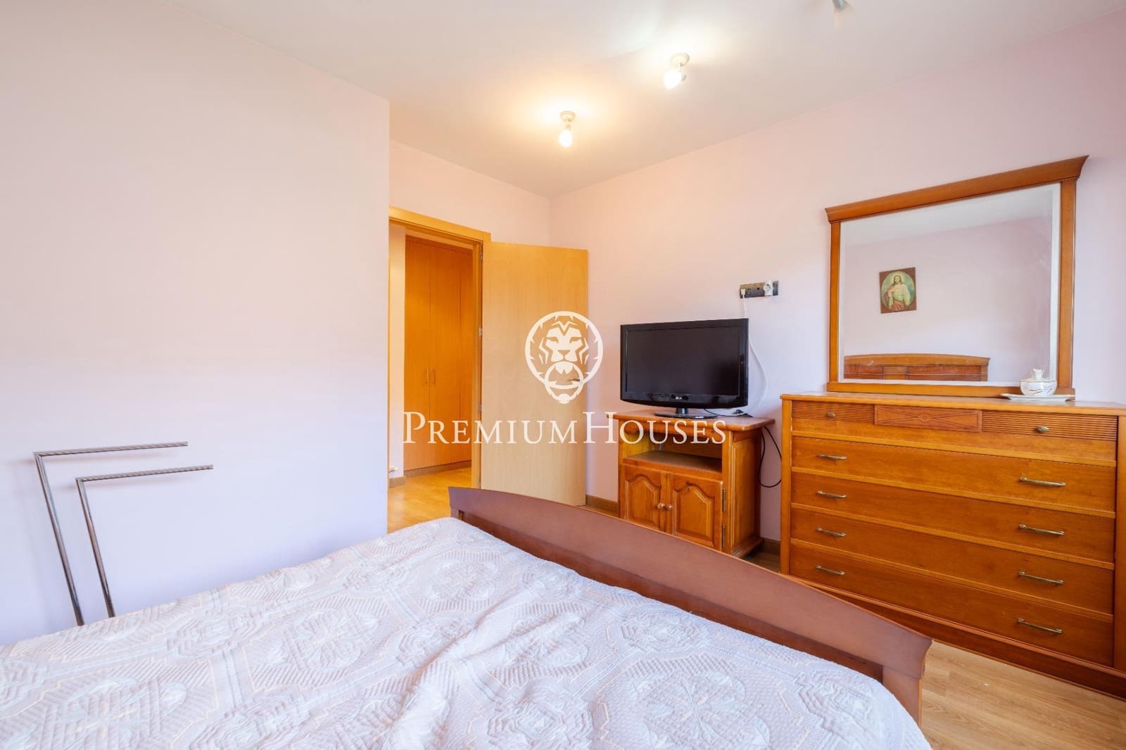 5 slaapkamer Villa te koop in Sitges met zwembad garage - € 895.000 (Ref: 10098363)