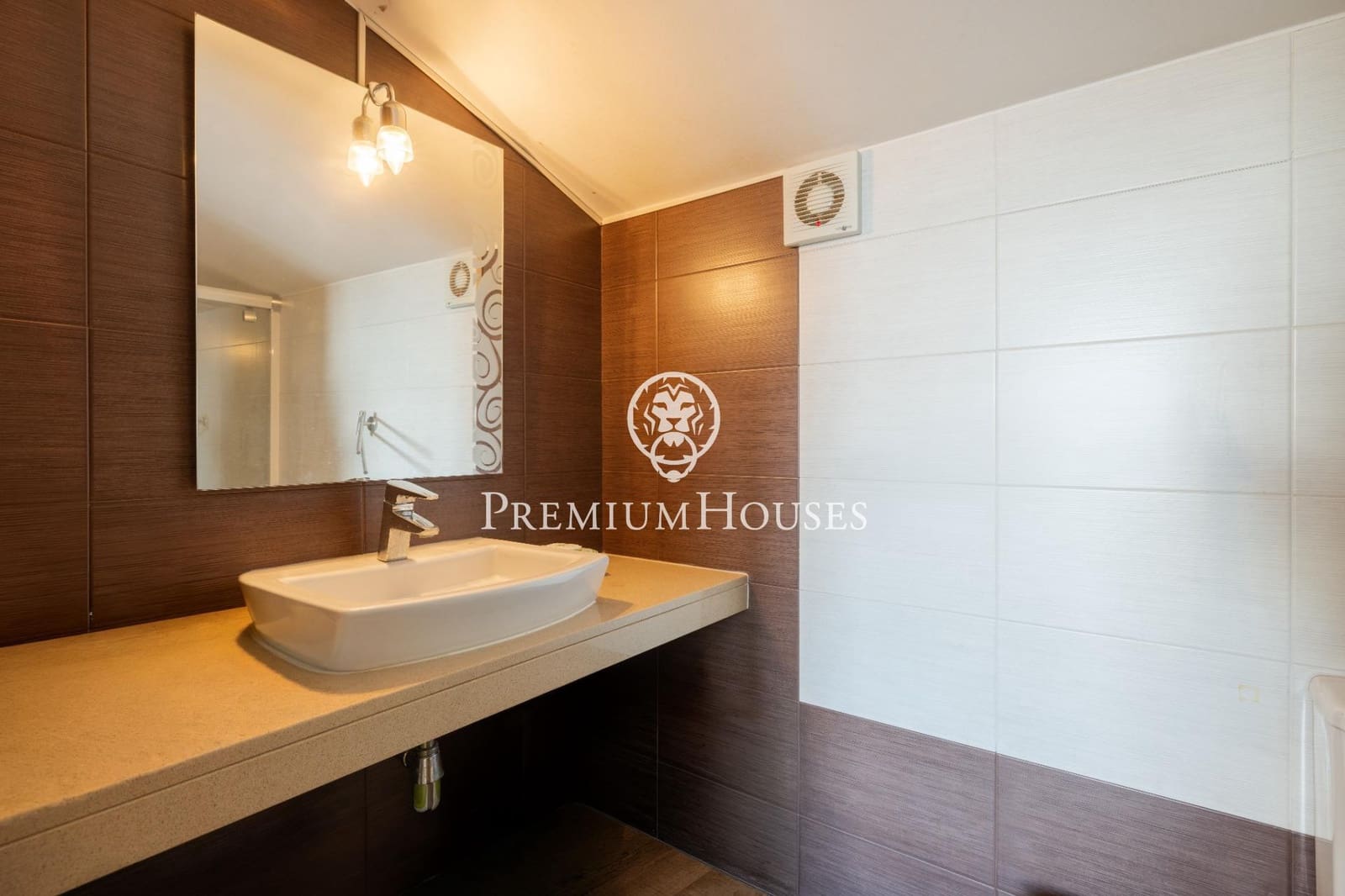 5 slaapkamer Villa te koop in Sitges met zwembad garage - € 895.000 (Ref: 10098363)