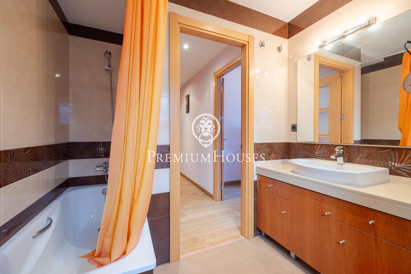 5 slaapkamer Villa te koop in Sitges met zwembad garage - € 895.000 (Ref: 10098363)