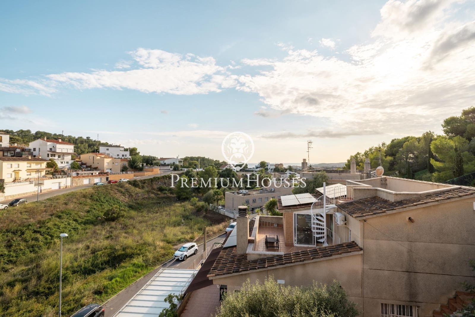 5 slaapkamer Villa te koop in Sitges met zwembad garage - € 895.000 (Ref: 10098363)