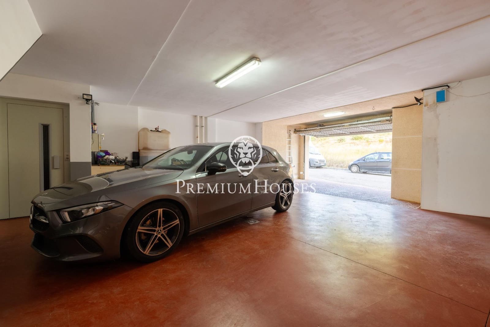 5 slaapkamer Villa te koop in Sitges met zwembad garage - € 895.000 (Ref: 10098363)