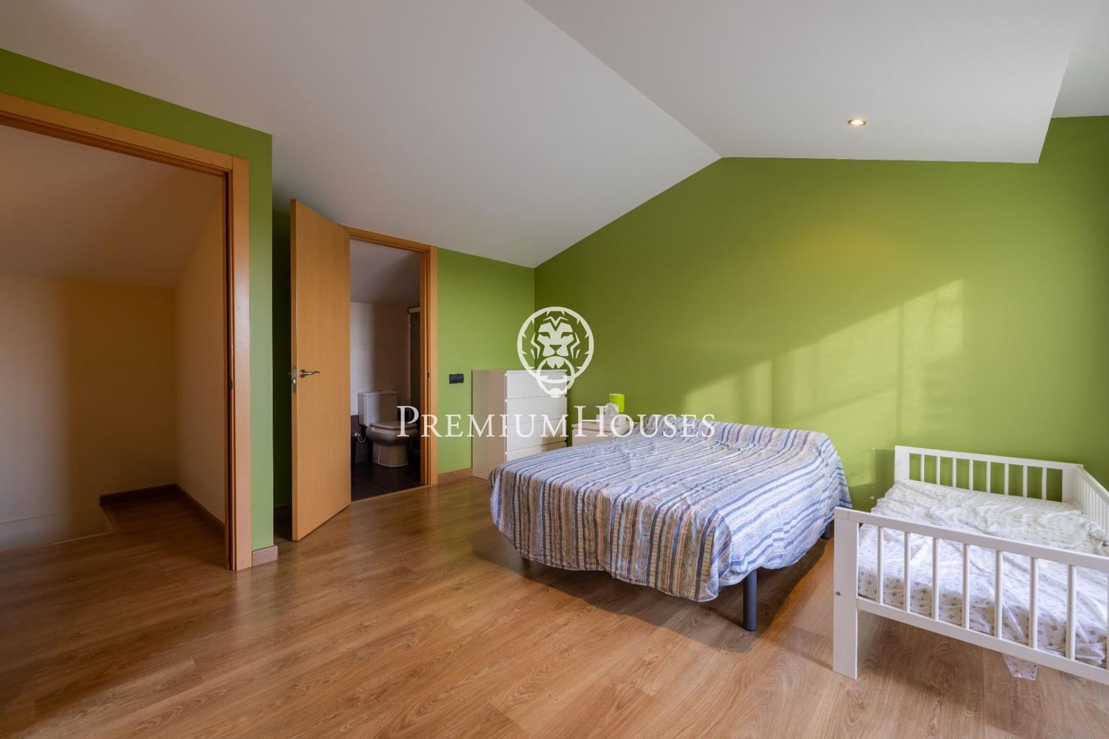 5 slaapkamer Villa te koop in Sitges met zwembad garage - € 895.000 (Ref: 10098363)