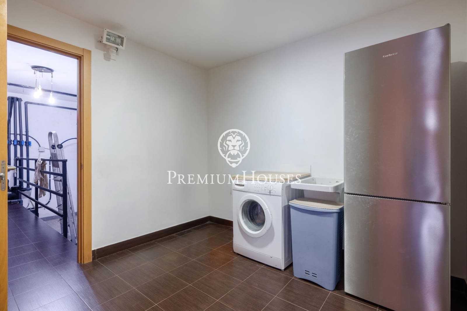5 slaapkamer Villa te koop in Sitges met zwembad garage - € 895.000 (Ref: 10098363)